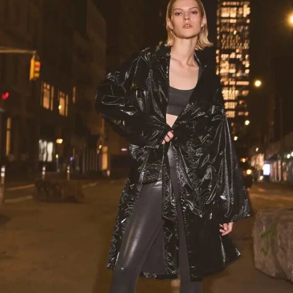 Alo Metallic Break Line Trench in Black, NWT - XS - Picture 3 of 8